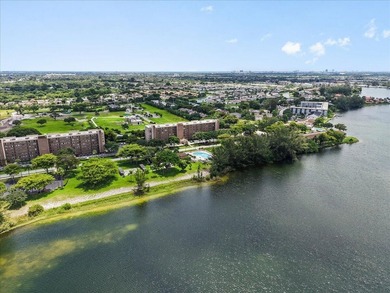 Welcome to your dream penthouse condo in the heart of Deerfield - photo 27