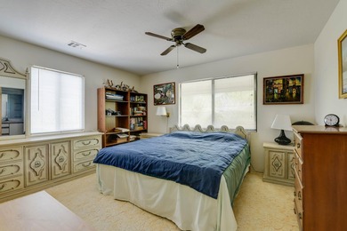 Excellent Investment Opportunity! Classic waterfront home in - photo 9