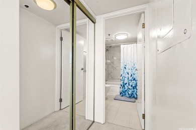 Discover 21D, a Horizon View Tower high-floor gem boasting