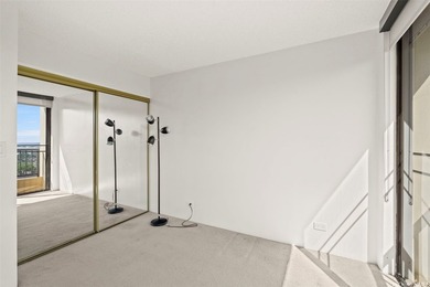 Discover 21D, a Horizon View Tower high-floor gem boasting