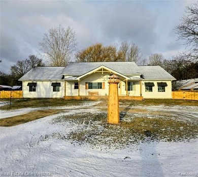 St Clair River Home For Sale in Algonac Michigan