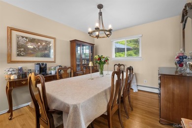 MASSAPEQUA SHORES - SOUTH OF MERRICK ROAD Beautiful High Ranch - photo 3