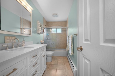 MASSAPEQUA SHORES - SOUTH OF MERRICK ROAD Beautiful High Ranch - photo 4