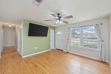 Welcome to this wonderful opportunity in the heart of central - photo 4