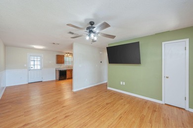Welcome to this wonderful opportunity in the heart of central - photo 6