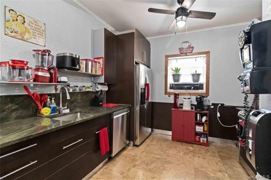 Charming Tudor home filled with character, set on a dead-end - photo 3