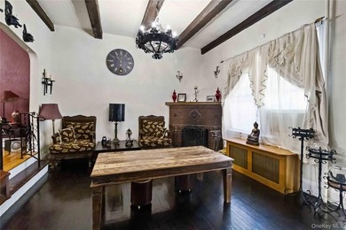 Charming Tudor home filled with character, set on a dead-end - photo 7