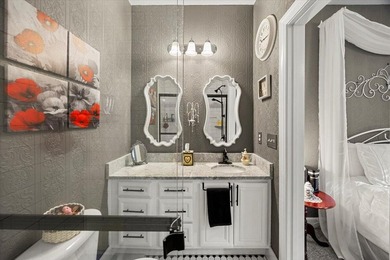 Beautifully updated townhome in the heart of Freeport. This - photo 22