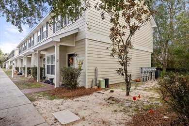 Beautifully updated townhome in the heart of Freeport. This - photo 27