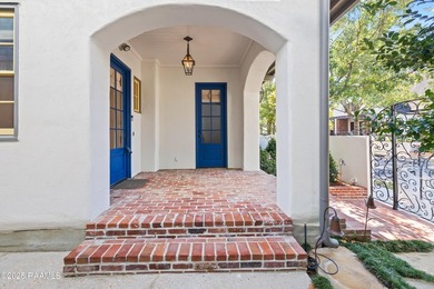 Discover the charm and character of this beautiful New - photo 3