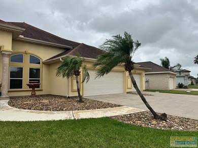 Welcome to this nicely maintained 2,000+ sq ft home offering the - photo 3