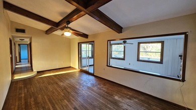 Embrace the coastal lifestyle with this charming fixer-upper - photo 6