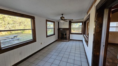 Embrace the coastal lifestyle with this charming fixer-upper - photo 8
