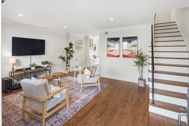 HARLESTON VILLAGE PIED-A-TERRE! Imagine living in the heart of - photo 9
