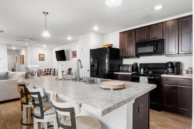 Charming Cottage in Highly Sought-After Hammock Bay! Perfect for - photo 8
