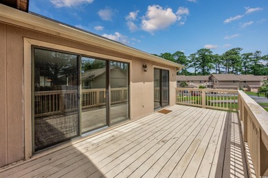 Prime Location! Move in ready & pristine 2-bedroom, 2-bathroom - photo 25