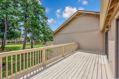 Prime Location! Move in ready & pristine 2-bedroom, 2-bathroom - photo 26