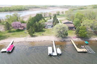 Wake up to breathtaking views of Dead Lake and spend your days - photo 26
