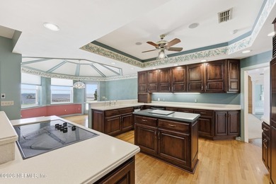 Custom-built in 1983 for a well-known local builder, this - photo 30
