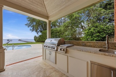Custom-built in 1983 for a well-known local builder, this - photo 34
