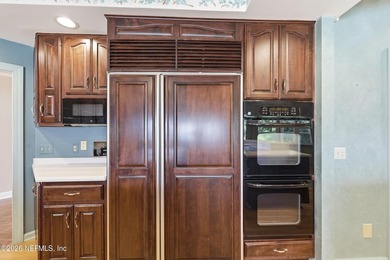 Custom-built in 1983 for a well-known local builder, this - photo 36