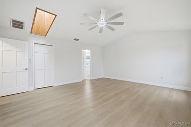 A sense of calm and refinement defines this exceptional - photo 39