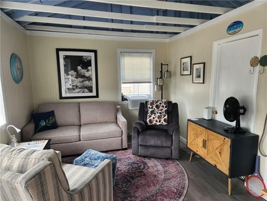 Charming Updated Beach Cottage - Walk to the Water! Enjoy - photo 2