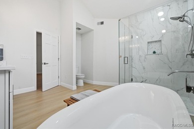 A sense of calm and refinement defines this exceptional - photo 46