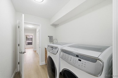 A sense of calm and refinement defines this exceptional - photo 53