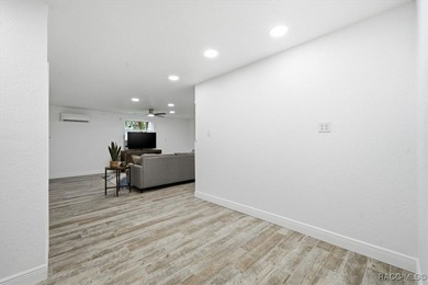 A sense of calm and refinement defines this exceptional - photo 59