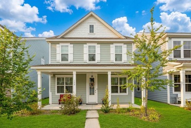 (private lake, pond, coastal) Home For Sale in Summerville South Carolina