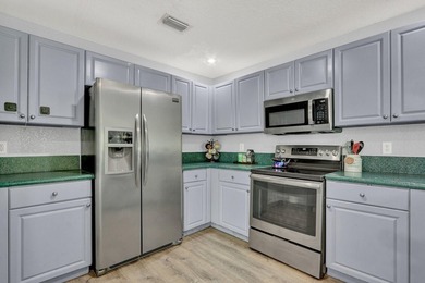 Welcome to your lakefront oasis in the Briar Bay Community! This - photo 13