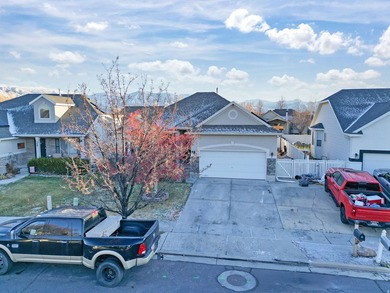 Welcome home to this beautiful Stansbury Park property where - photo 35