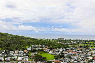 Perched in the prestigious Waialae Nui Ridge, this exceptional - photo 3