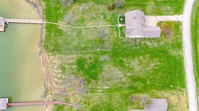 Great opportunity to own a beautiful waterfront homesite - photo 3
