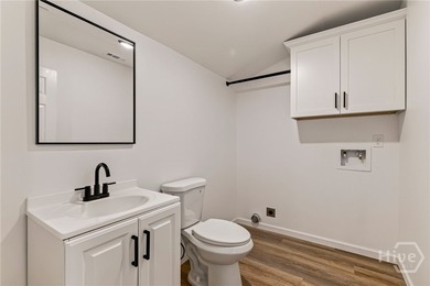 Two primary suites, each with a full en-suite bath and walk-in - photo 25