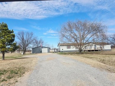 Lake Hudson Home Sale Pending in Locust Grove Oklahoma