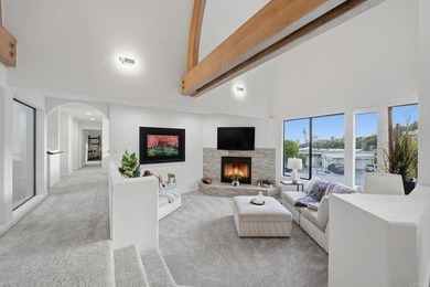 Some homes simply occupy a beautiful location. Others become - photo 4