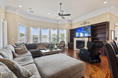 Reduced! Lakefront Mediterranean-style 4BR/3.5BA home with - photo 5
