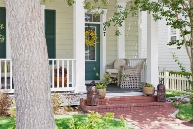 OAKLAND PARK---a PARADE of HOMES winning community! Nestled - photo 7