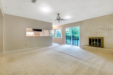 Come see this 2,175 sq ft home with a pool in Fort Walton Beach! - photo 9