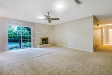 Come see this 2,175 sq ft home with a pool in Fort Walton Beach! - photo 10