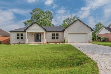 (private lake, pond, creek) Home For Sale in Coffee Springs Alabama