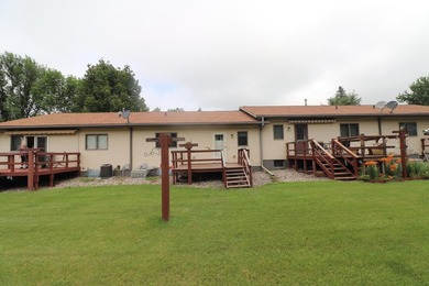Move-in ready side-by-side townhome featuring 1 bedroom, 2 - photo 4