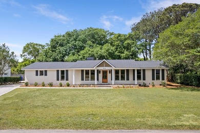 Located in the highly desirable The Groves neighborhood of Mount - photo 2