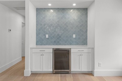 Located in the highly desirable The Groves neighborhood of Mount - photo 10