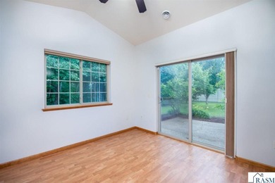 Welcome to this beautiful 3 bedroom, 2 bathroom patio home - photo 13