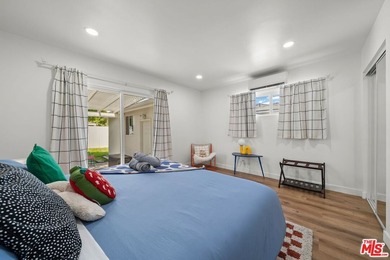 Welcome to 3037 Pacific Avenue, a design-forward Mid-Century - photo 20