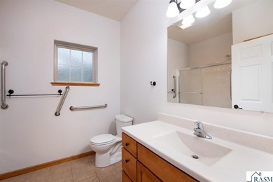 Welcome to this beautiful 3 bedroom, 2 bathroom patio home - photo 21
