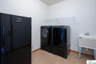 Welcome to this beautiful 3 bedroom, 2 bathroom patio home - photo 22